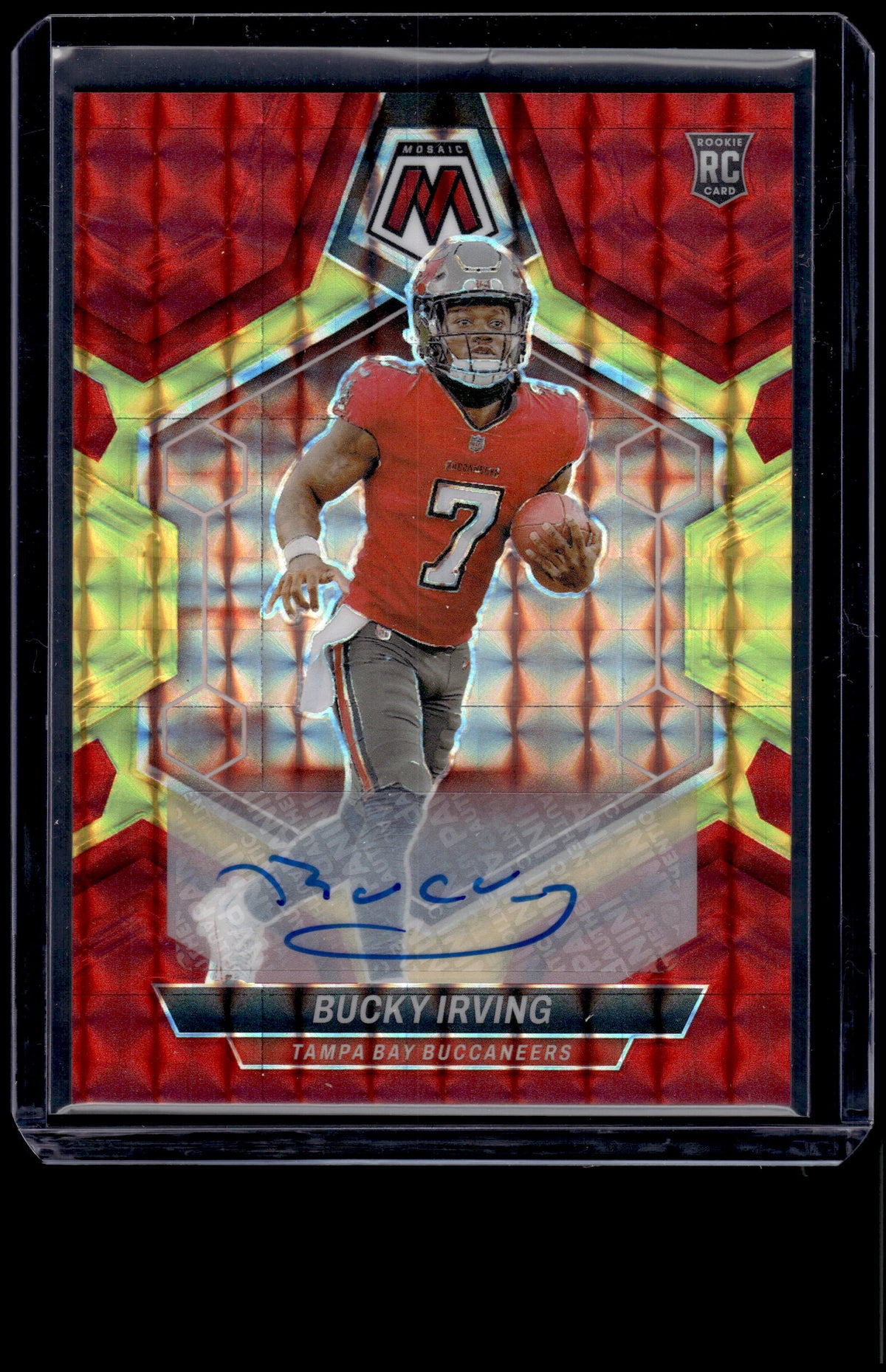 HL-INV 2024 Panini Football Bucky Irving #385 Yellow Red Mosaic Prizm Auto RC